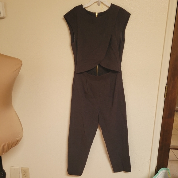 Madri Collection Mama Breastfeeding Friendly Crossover Jumpsuit Black Seersucker - Picture 3 of 7